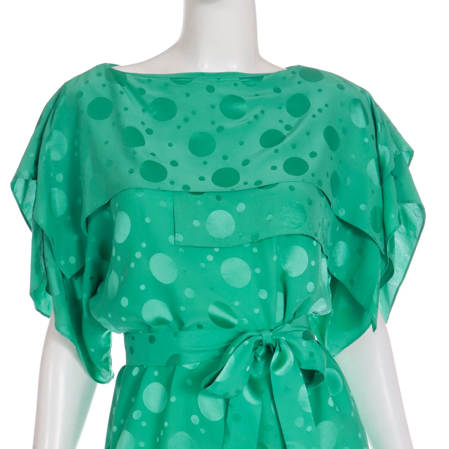 1970s Green Silk Tonal Dot Print Dress w Tiered Sleeves & Sash Belt