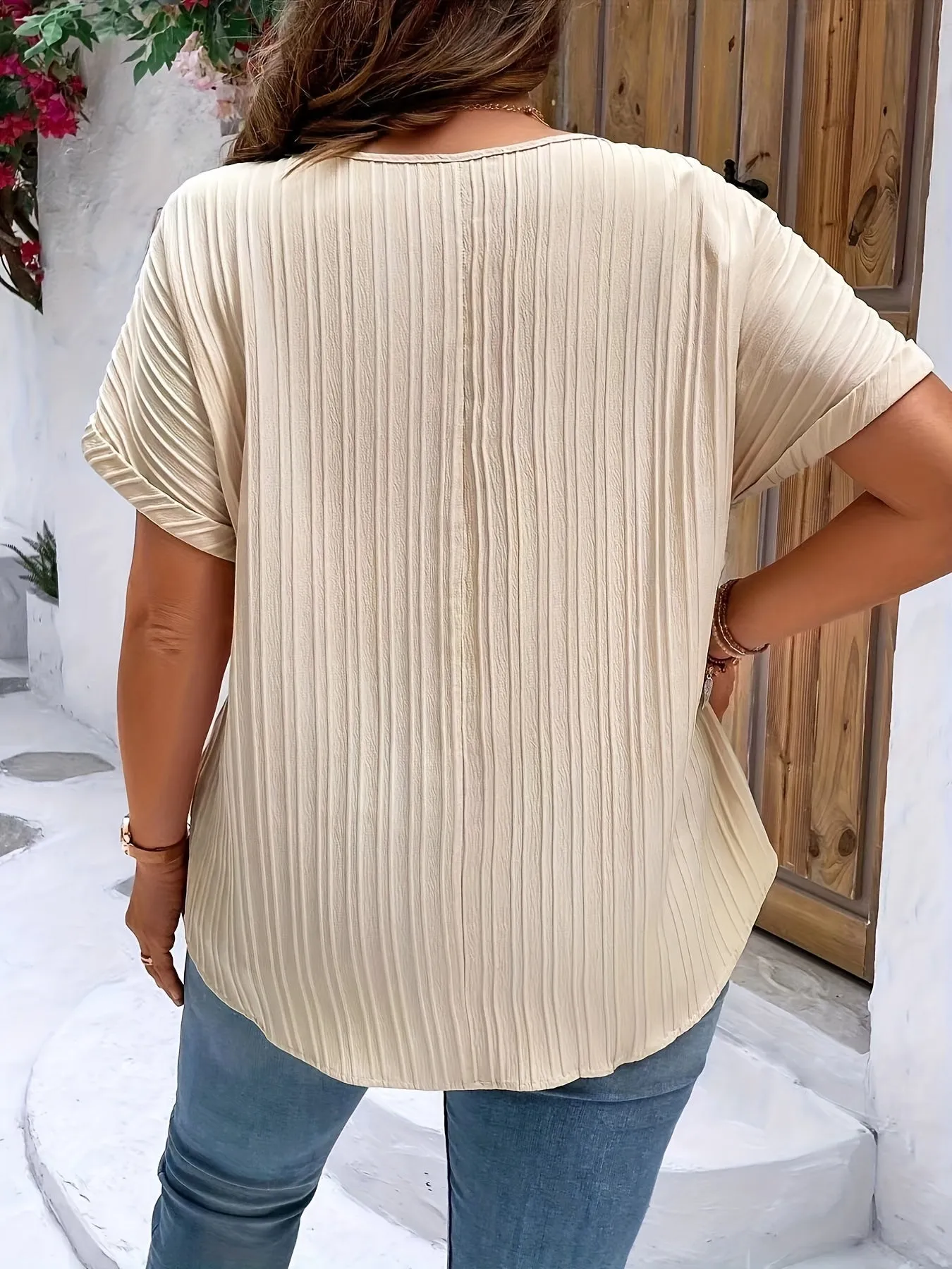 Plus Size Textured Blouse with Fashionable Half-Zip - Flattering V-Neck & Short Sleeves - Perfect Casual Elegance for Spring - Curvy Womens Wardrobe Must-Have