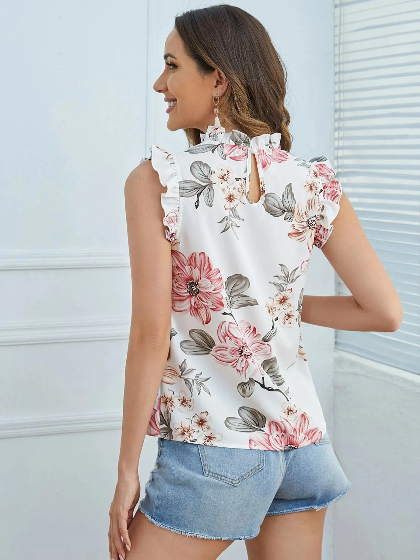 SHEIN Ruffle Trim Floral Print Top