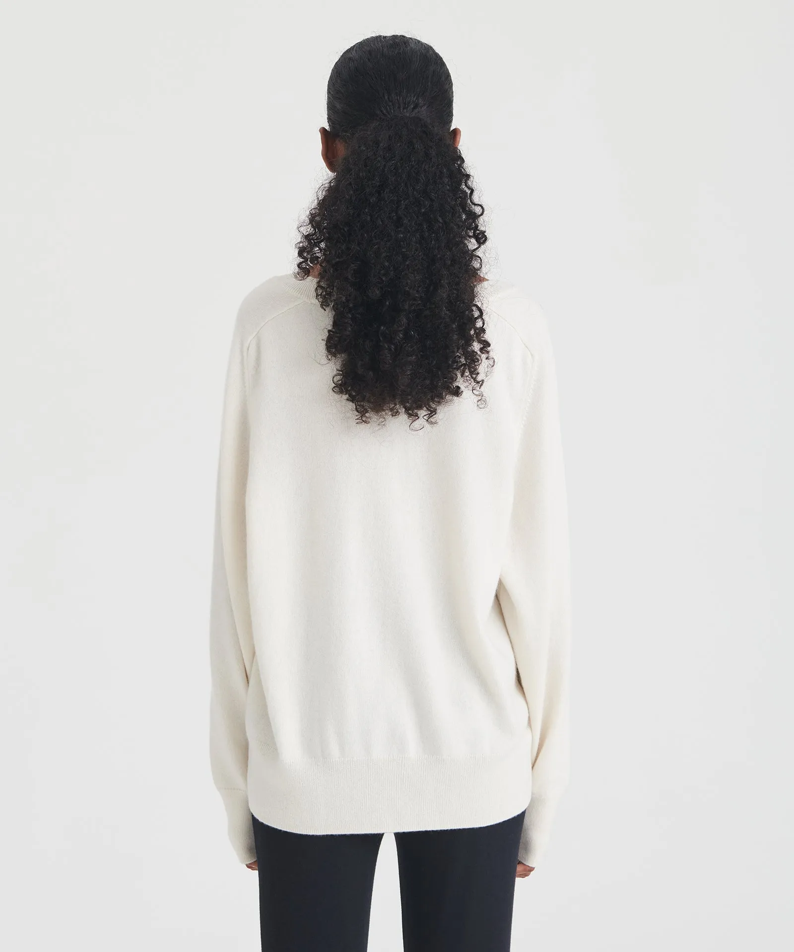 Signature Cashmere Relaxed V-Neck Sweater