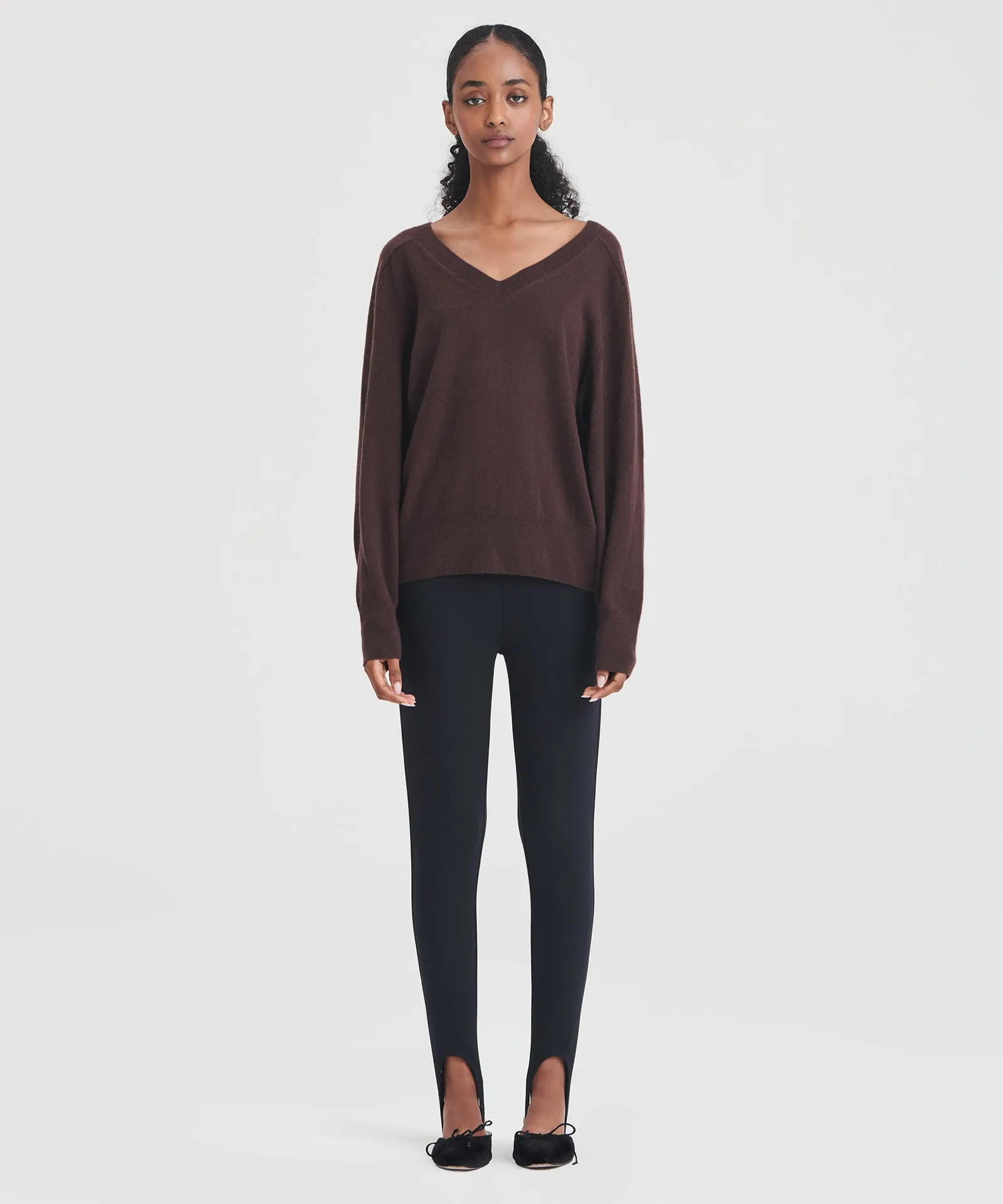 Signature Cashmere Relaxed V-Neck Sweater